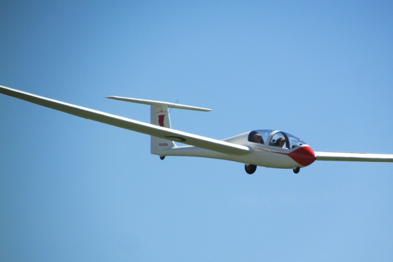 Howie S and Tyler B coming in to land - June 2015